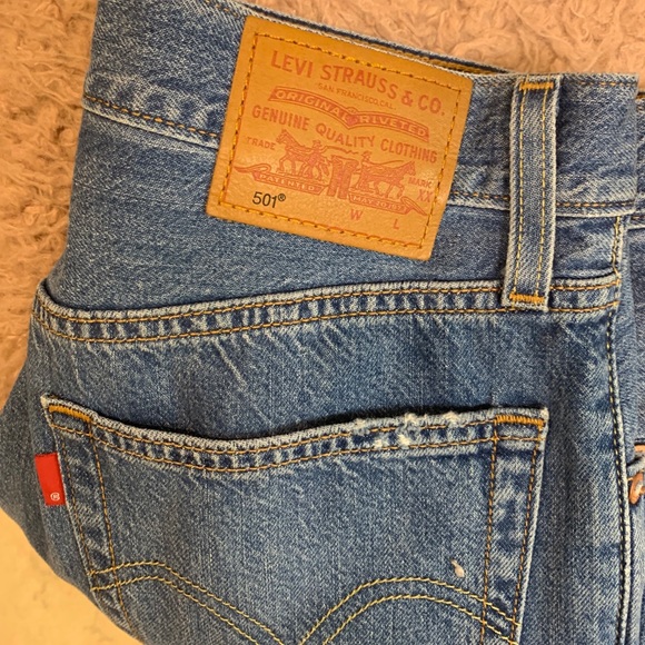 501 distressed Levi’s - Picture 3 of 8